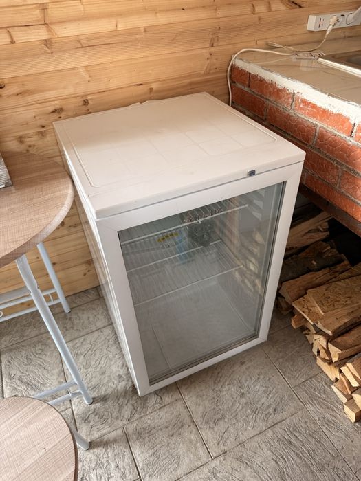 Vitrina Frigorifica Arctic 130l cu led
