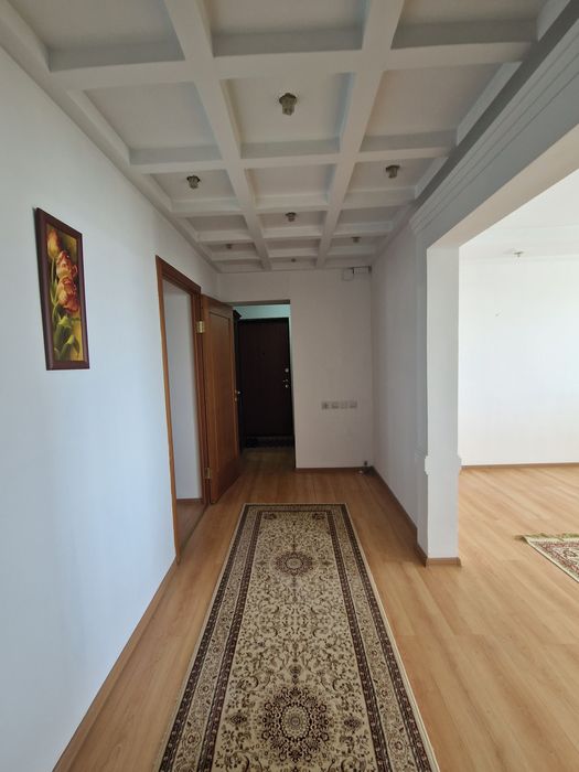 Продам 2 кв 71квм по Молдагуловой