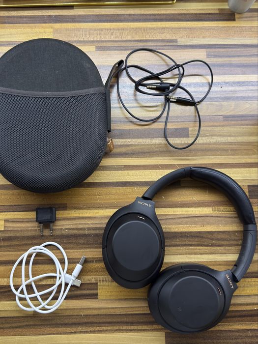 Наушники Sony 1000XM4