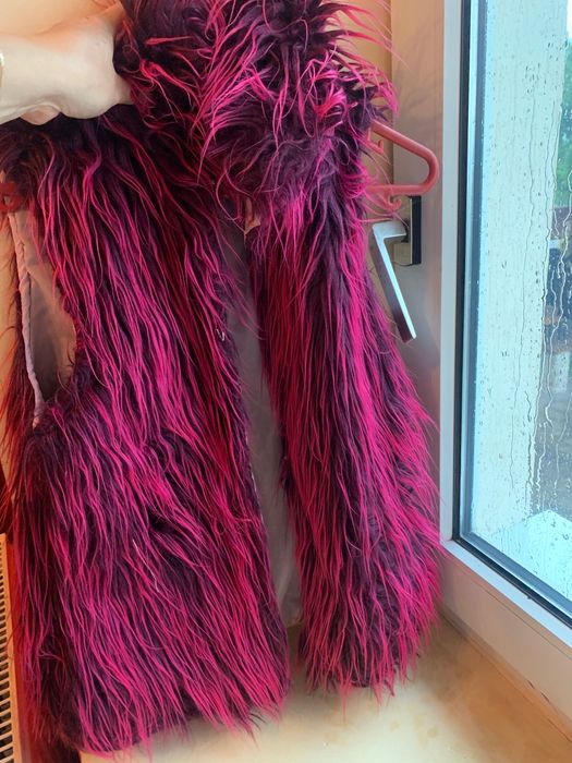 Haina piele intoarsa crem cu  blana și vesta blana roz