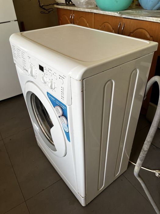Стиральная машина Indesit б/у