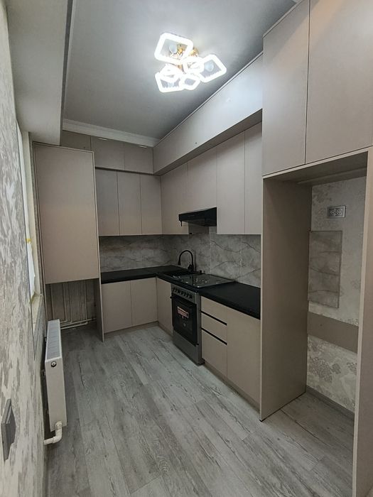 3 хона килинган квартира сотилади