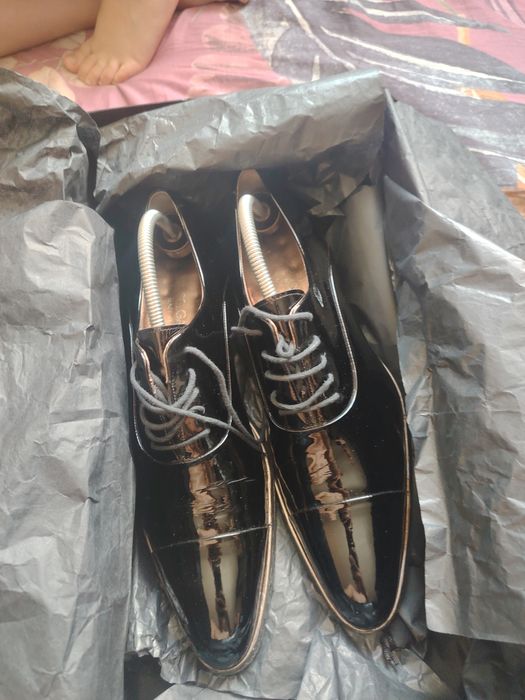 Vând pantofi Dolce & Gabbana