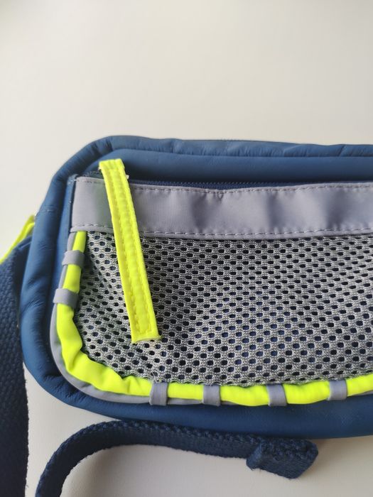 Поясная брендовая сумка.