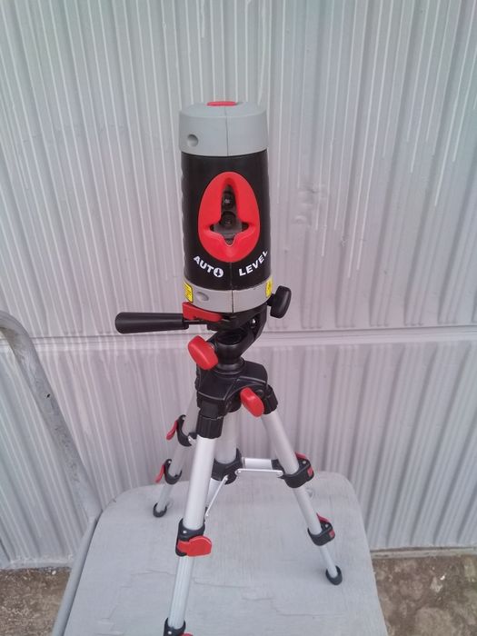 Лазерени нивелири три броя