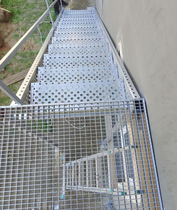 Scări exterioare galvanizate  industriale