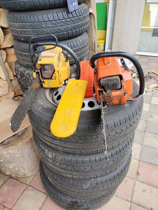 Vând 2 mașini de spălat.