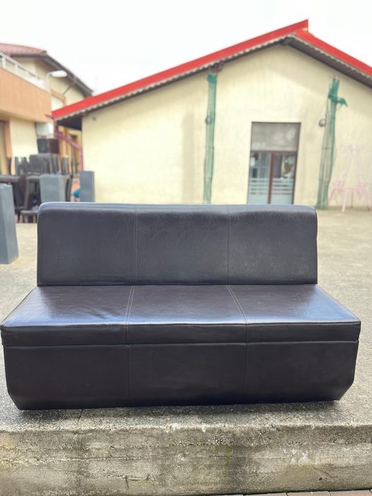 Vand canapea in stare f buna, culoare negru - 6 buc
