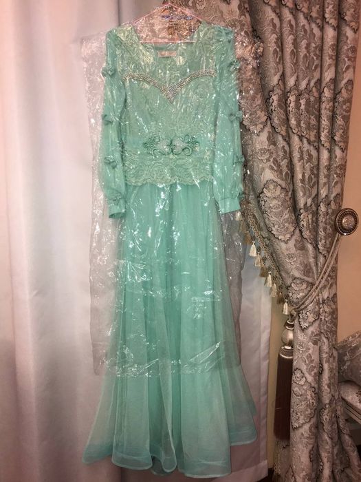 Oqshom va toʻy libosi