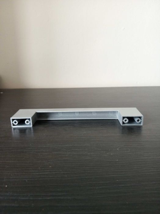 Продавам 11 броя пластмасови дръжки за кухненски шкафове