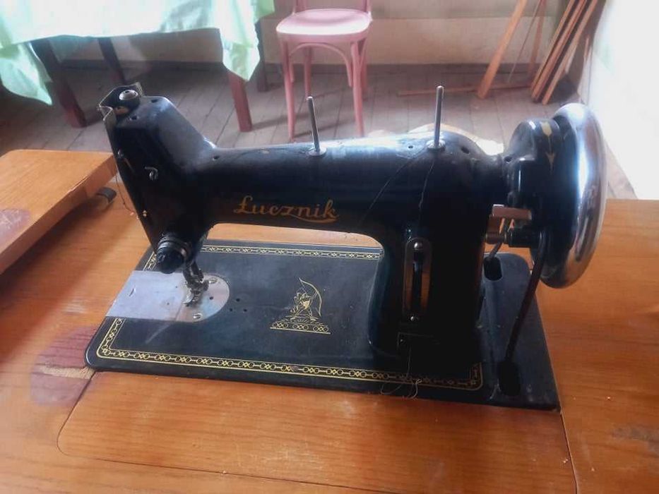 Крачна шевна машина Lucznik