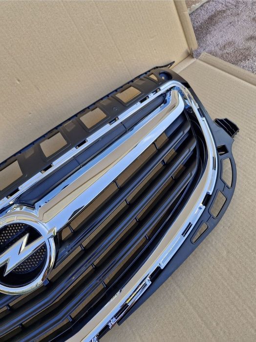 Grila centrala Opel Insignia 2013-2016 facelift NOUA