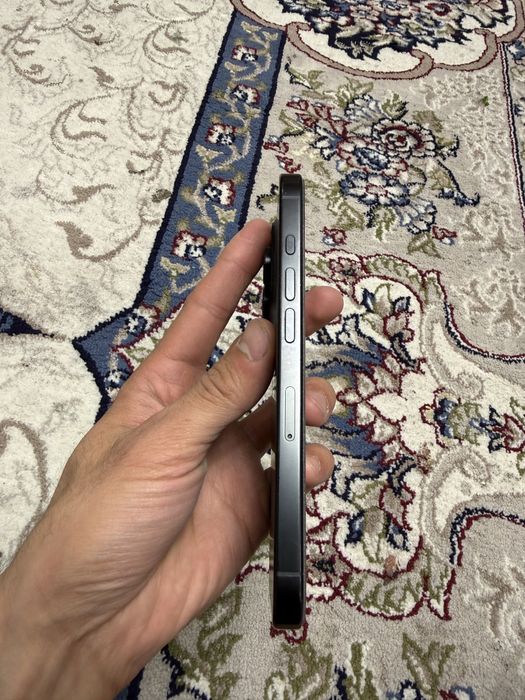 Продаётся Apple iPhone 16 Pro 512 GB.