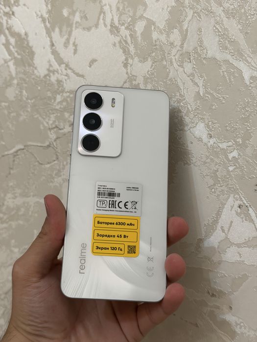 Продам смартфон Realmi C71