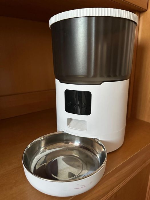 Кормушка для животных