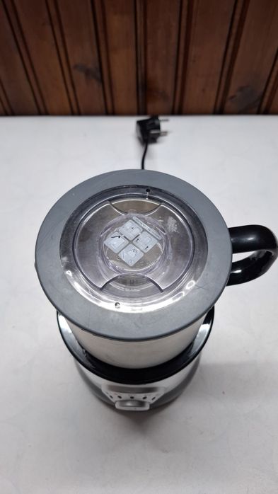 Severin SM 3583 Уред за разпенване на мляко,капучинатор,500W