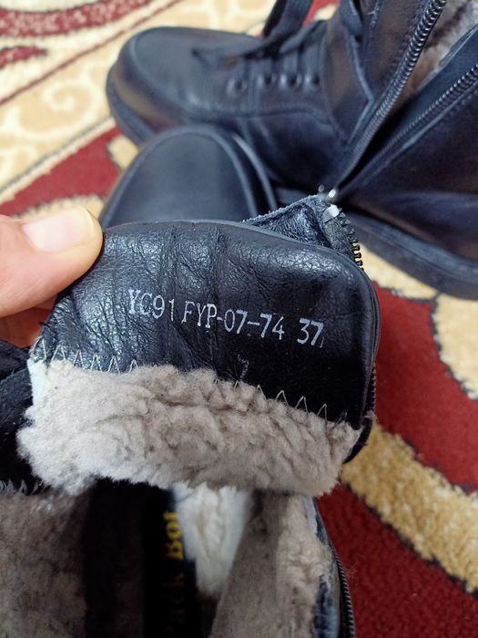 Продам подростковую обувь