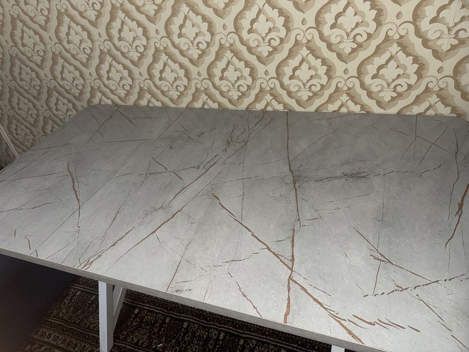 Продам стол кухонный мрамор со стульями