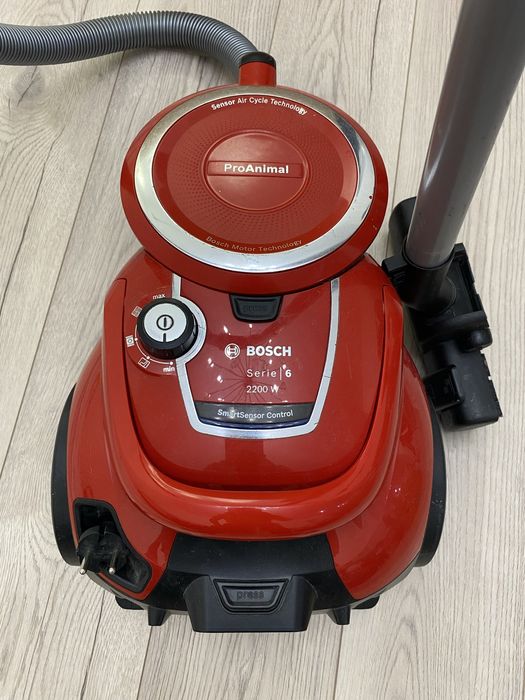 Продам  пылесос  BOSCH.
