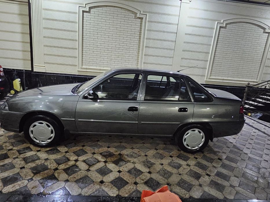 Nexia 2 Sotiladi 2015 yil supper kandor Benzinda