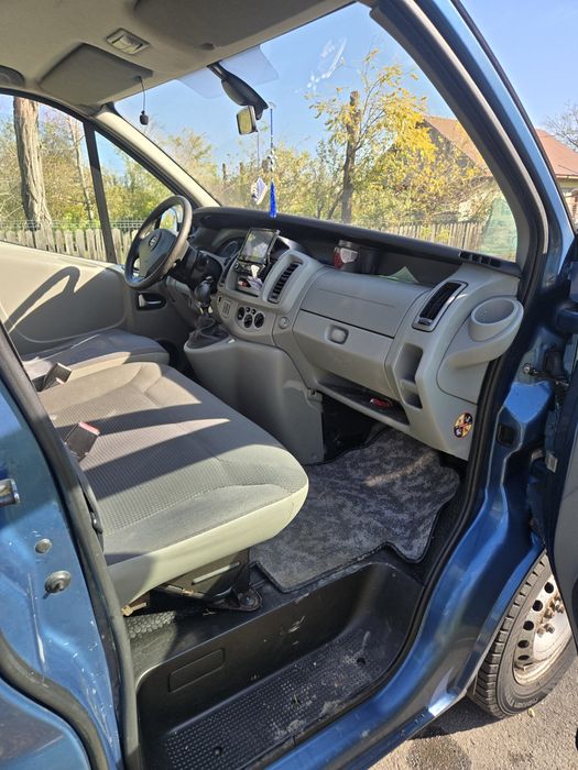 Opel Vivaro 8+1 2008