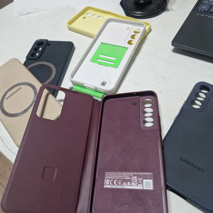 Продам чехлы на Galaxy s22 (Оригинал)