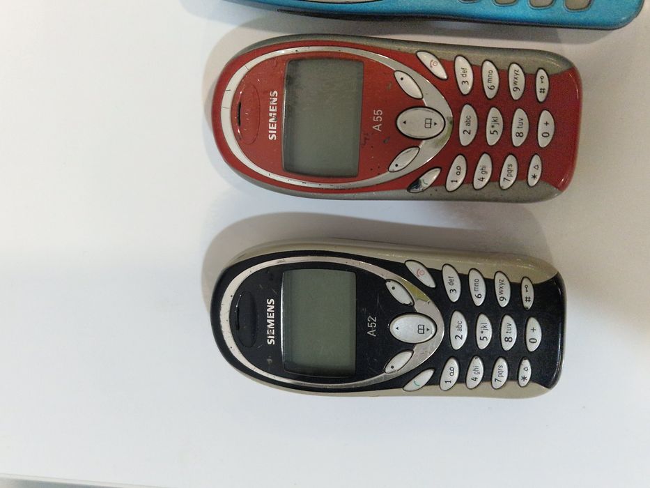 Telefon perfect funcțional special pentru colecție