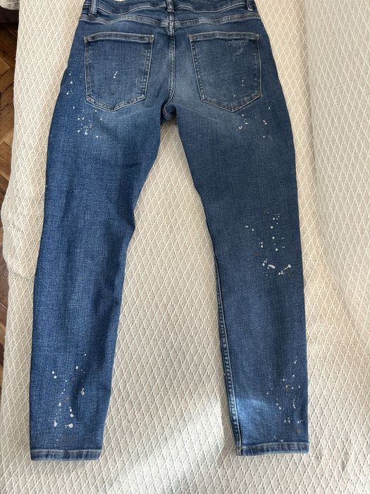 ZARA Slim Fit дънки с ефектни скъсвания – топ състояние