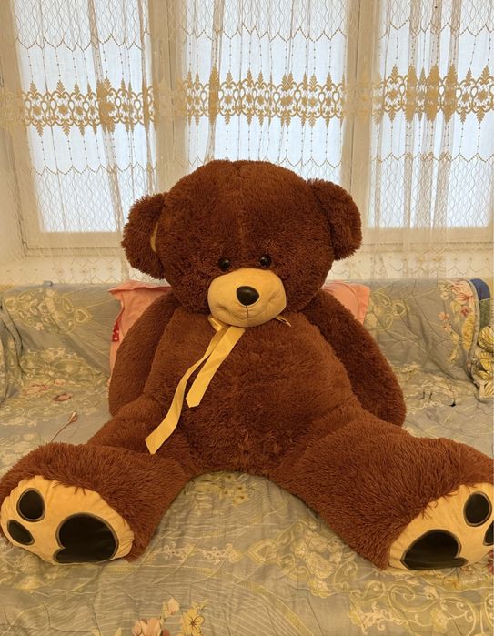 Большой плюшевый мишка