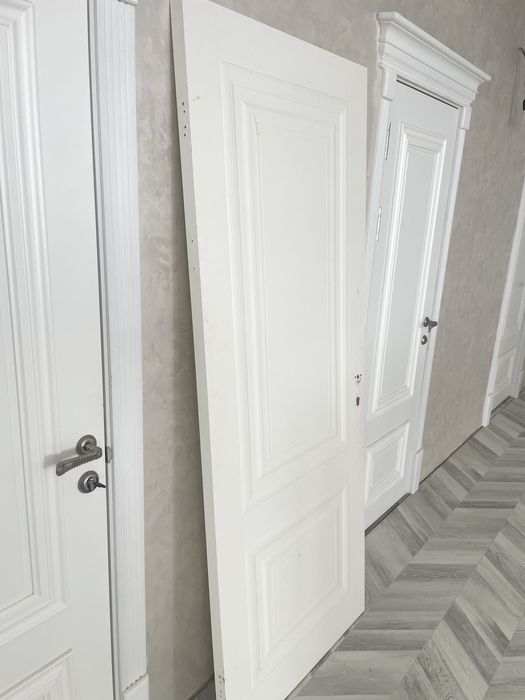 Дверь б/у белый межкомнатный