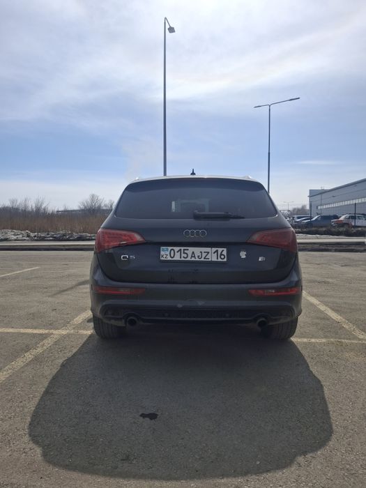 Audi Q5 легковая машина