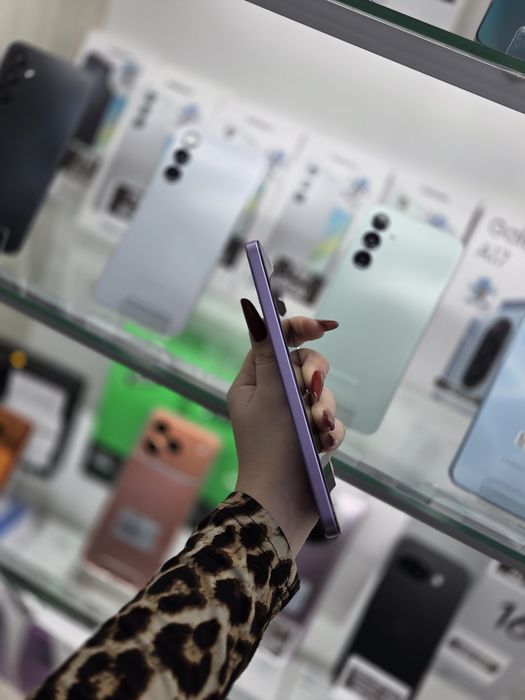Humor GSM oferă spre vânzare / Realme 16 Pro / 512 GB / Purple / Nou Sigilat / Garanție 24 luni / Rate