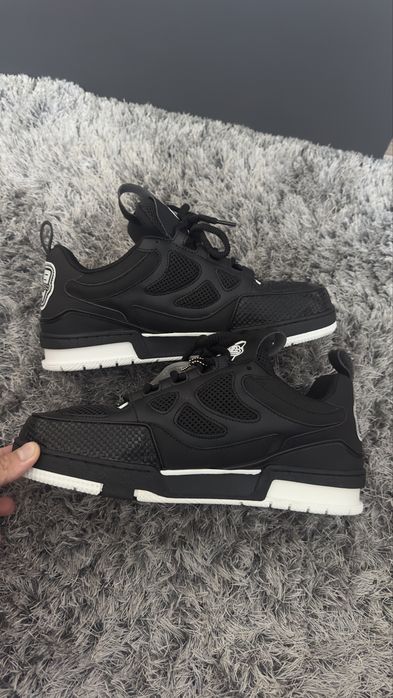 Louis Vuitton skate black 44-45