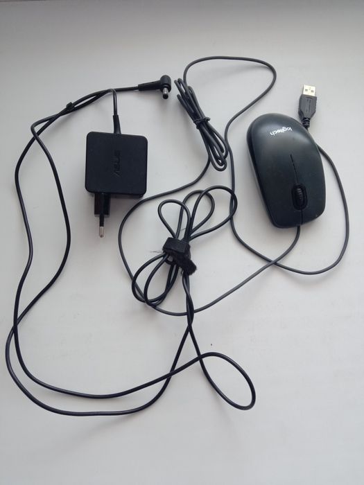 Ноутбук ASUS 17 дюймов.