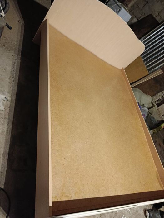 Продам кровать двух спалку.