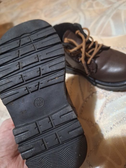 Продам ботиночки весна 24р