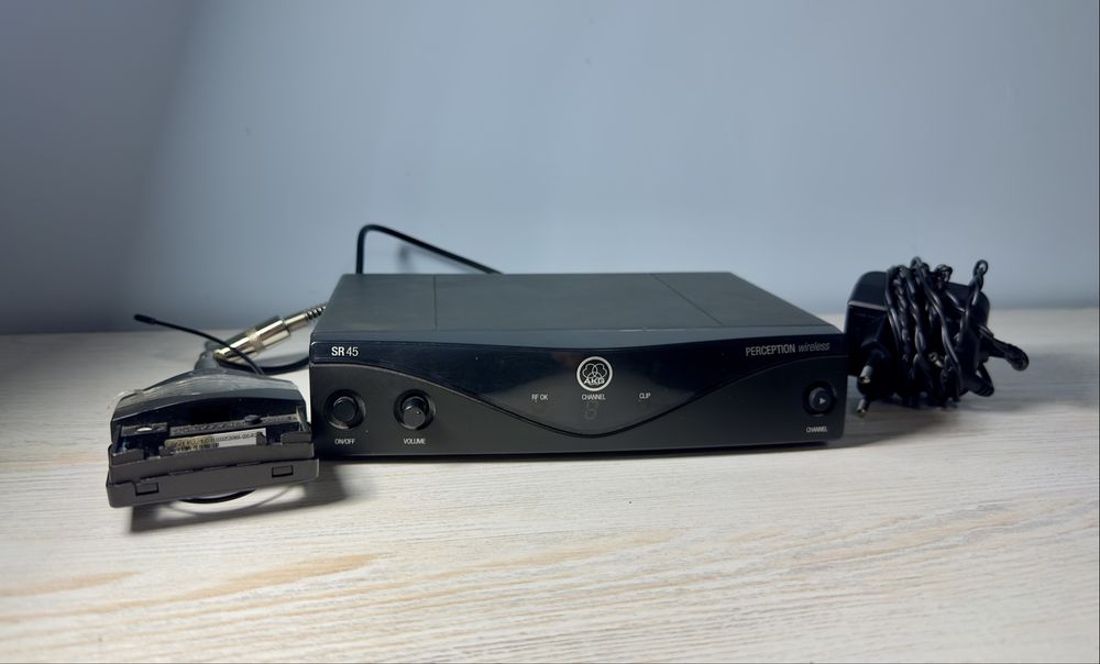 Радиосистема AKG Perception Wireless SR45 (музыкальные инструменты]