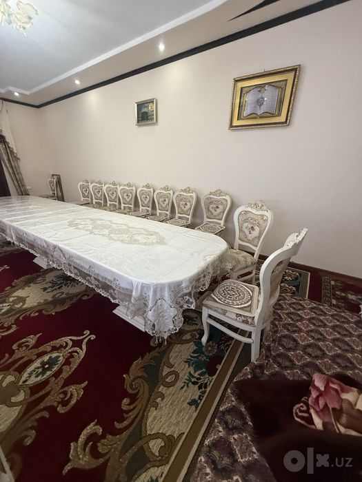Стол и стуллар сотилади