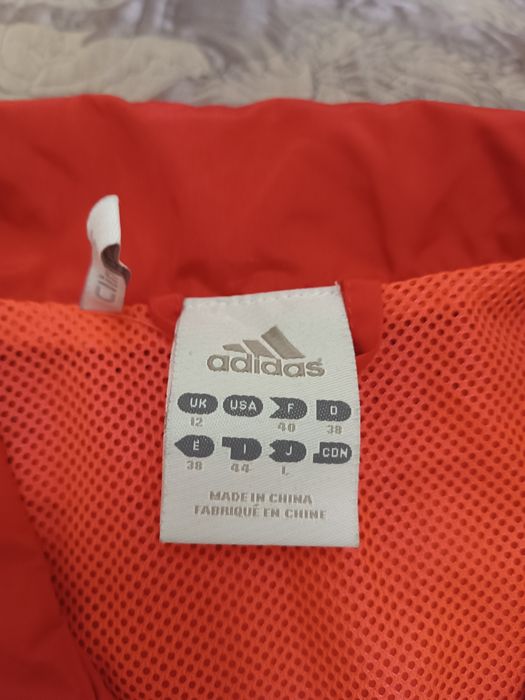 Продам костюмы спортивные