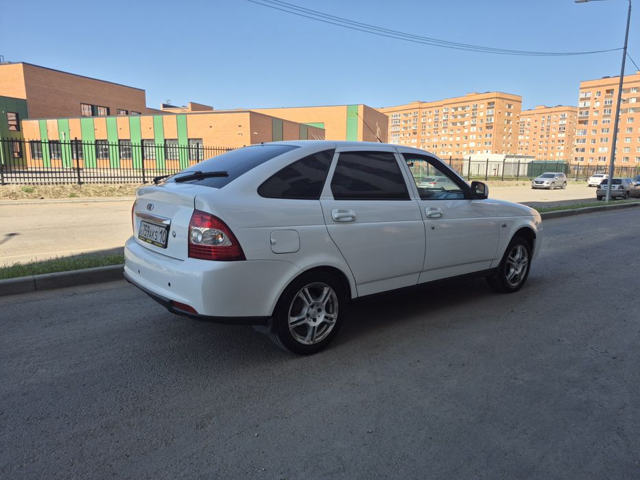 Продам Приору 2014год люкс.