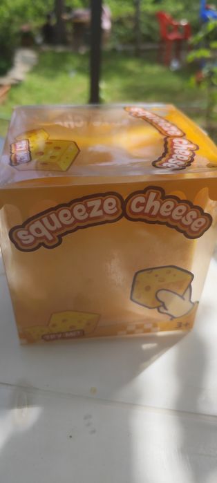 Ограмно скуиши сирене/Squize cheese
