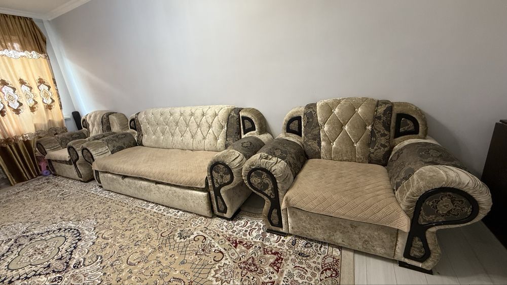 Диван и два кресла
