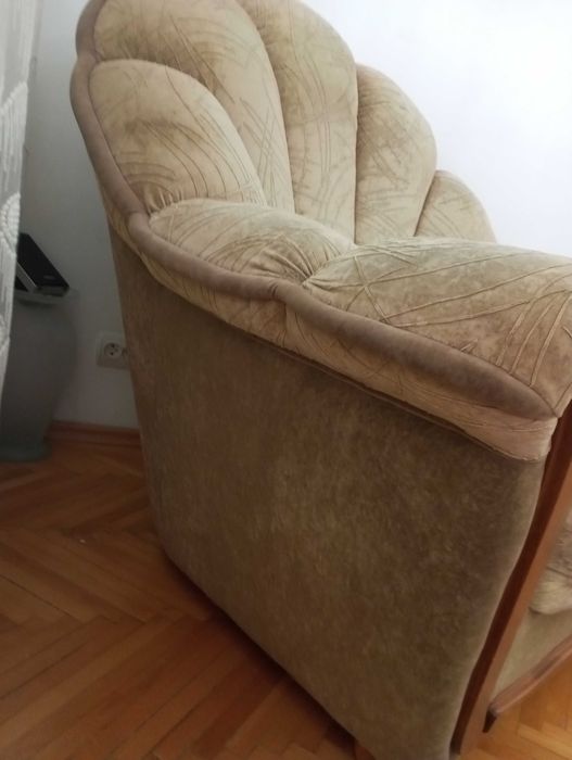 Vând canapea extensibila cu 2 fotolii