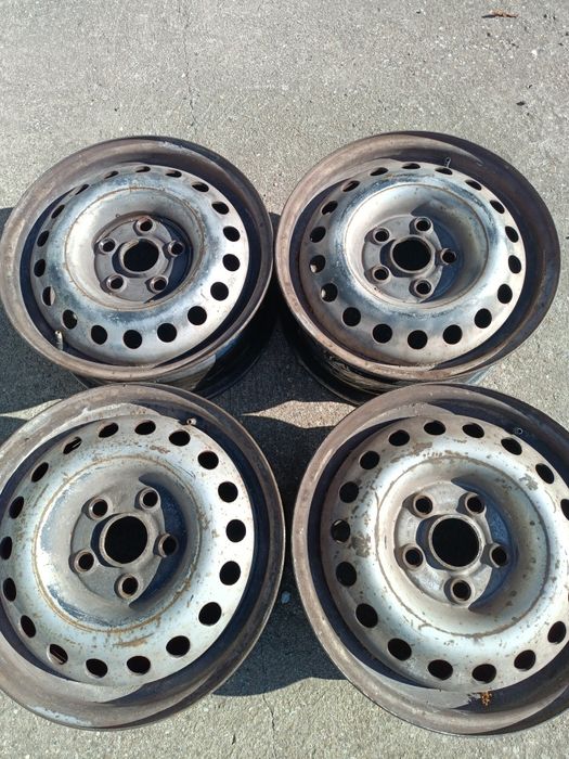 Три броя за лека кола и една подсилена за бус