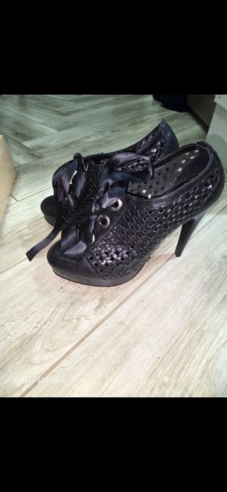 Високи дамски  обувки