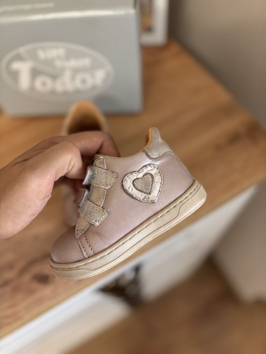 Бебешки кожени обувки Todor