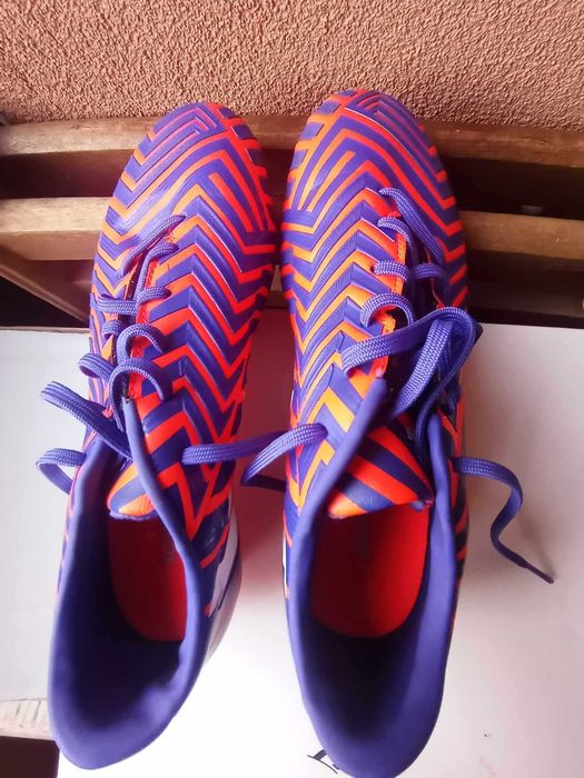 Футболни обувки Adidas Predator.