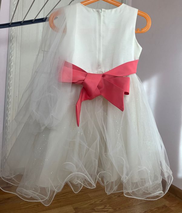 Нарядное платье для девочки 3-4 года