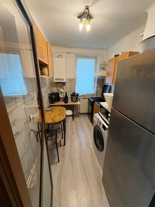 Inchiriez apartament in centru 2 camere semidecomandat