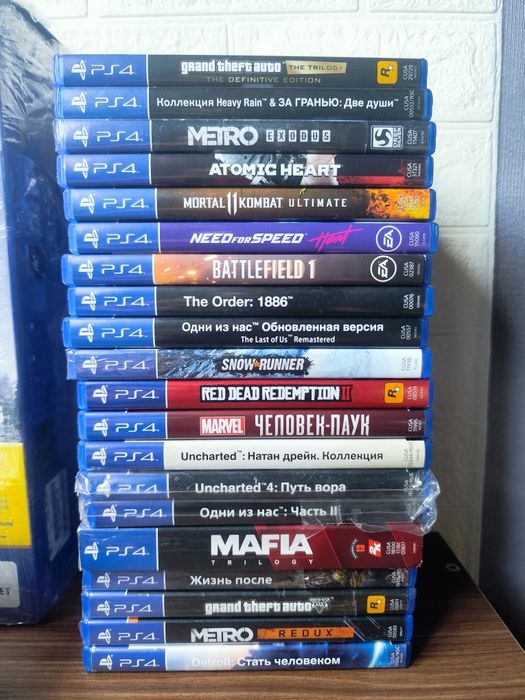 Продам  новую PS4